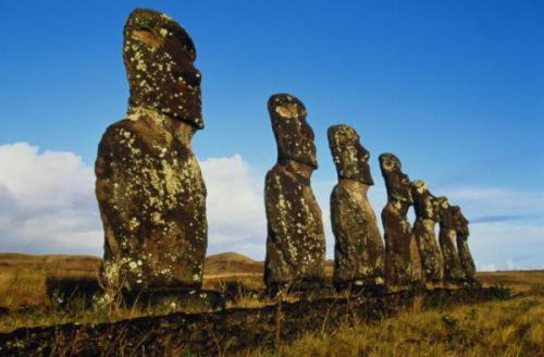 Выбрала матовый. Матовое покрытие на светлых оттенках конечно не очень практично смотрится со временем, быстро марается. 04