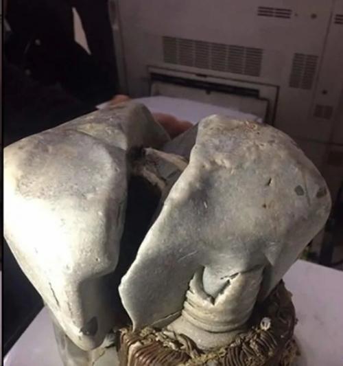 Древний артефакт, похожий на электрический трансформатор. 04