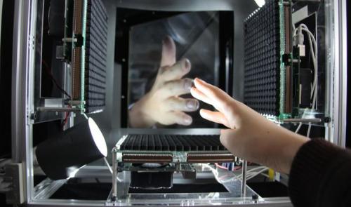 Японские учёные создали голограмму нового типа, которую можно потрогать.