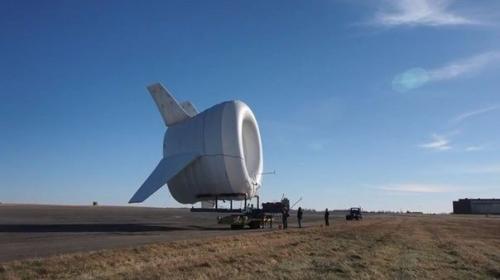 Компания Altaeros Energies разработала что-то среднее между дирижаблем и ветряной мельницей. 02