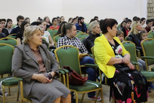 Во Владикавказе впервые состоялась демонстрация научно-популярных фильмов телеканала Наука. 03