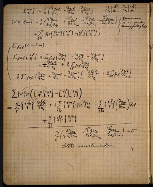 Тетрадь, в которой писал Альберт Эйнштейн во время работы над общей теорией относительности. 05