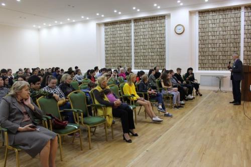 Во Владикавказе впервые состоялась демонстрация научно-популярных фильмов телеканала Наука. 04