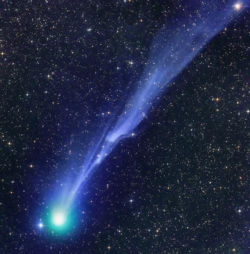 Фантастическая комета лавджоя и её газопылевой хвост. 02