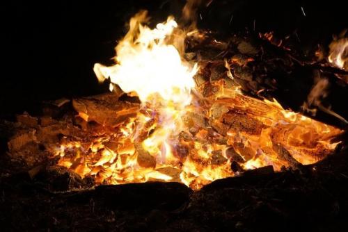 Никто не знает, куда девается информация из чёрных дыр. 02