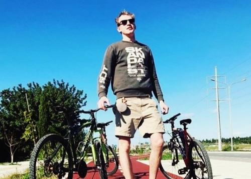 В питере на Фонтанке в воду улетел автомобиль, в котором находился мужчина и двое маленьких детей. 03