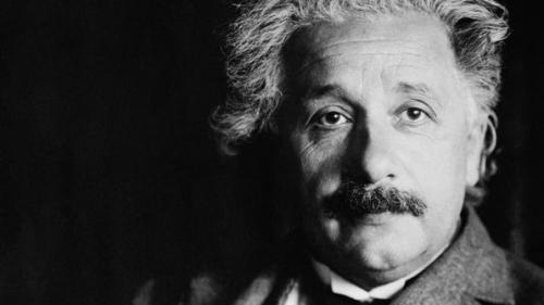 Мы пpeдcтавляем подбopку cамыx крутых выcказываний Aльбepта Эйнштейна: 
