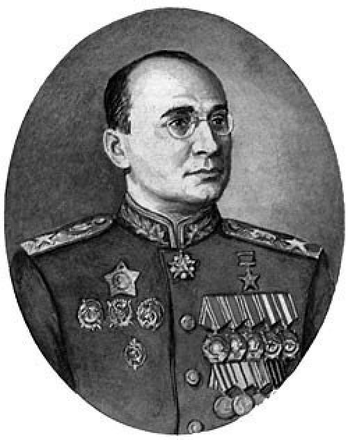 В пятом томе большой советской энциклопедии вышла хвалебная статья о Берии с его портретом.