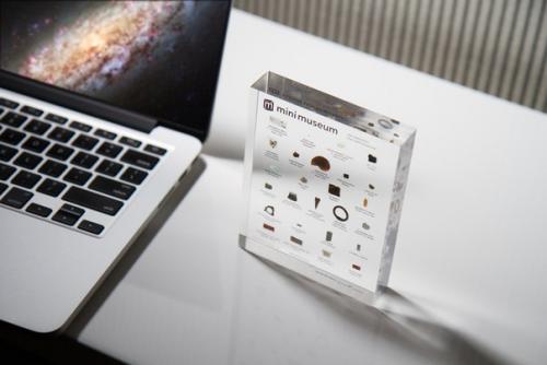 На Kickstarter собрали деньги на Мини - Музей с памятными образцами земли. На Kickstarter собрали деньги на Мини - Музей с памятными образцами земли.