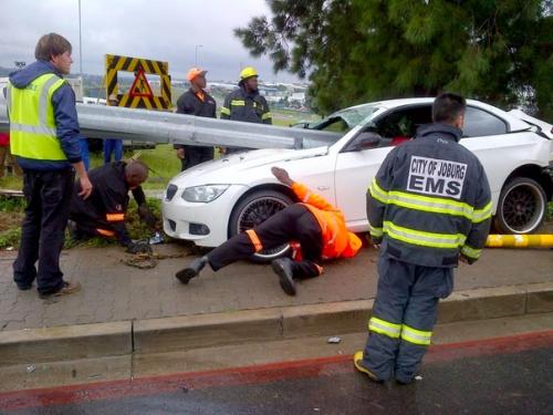 Дичайшая авария, но водитель обманул судьбу и выжил. 02