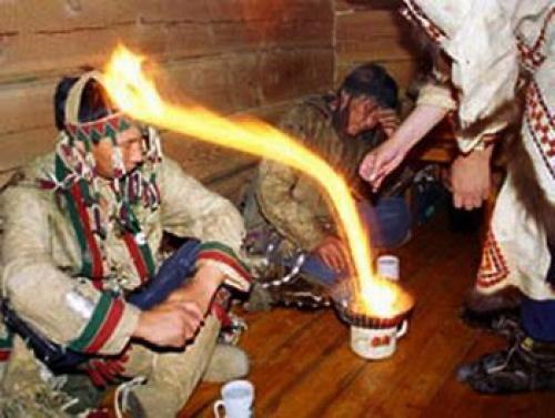 Шаманский огонь: невидимое пламя из рук шамана. Шаманский огонь: невидимое пламя из рук шамана.