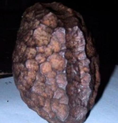 Неуместные артефакты: зальцбургский параллелепипед.