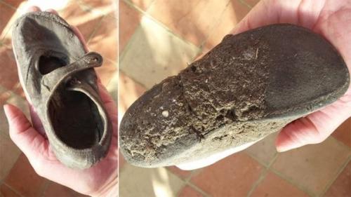 Всего сто лет назад британцы прятали в стенах своих домов обувь, чтобы уберечься от зла. 02