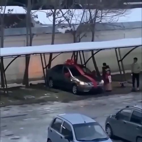 Женщина осталась недовольна подарком мужа: 