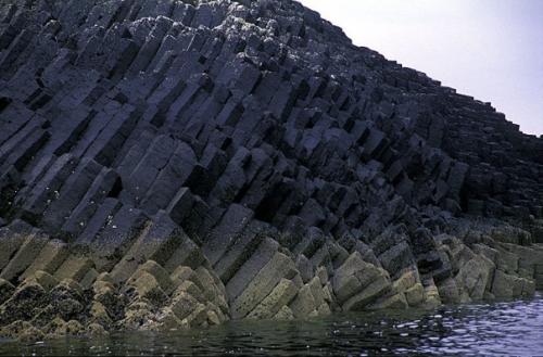 Фингалова пещера. Необычная пещера в Великобритании, на побережье о. стаффа (гебридские острова. 05