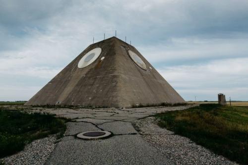 Пирамиды можно отыскать не только в Египте - одна из них находится в северной дакоте. 02