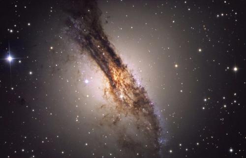 Сверхновая взорвалась в галактике NGC 5128. 01