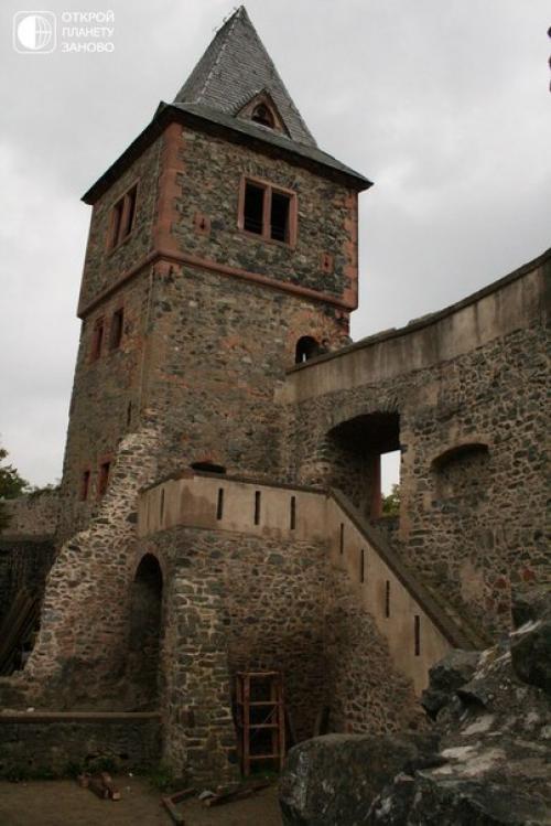 Легендарный замок франкенштейн. Легендарный замок франкенштейн.