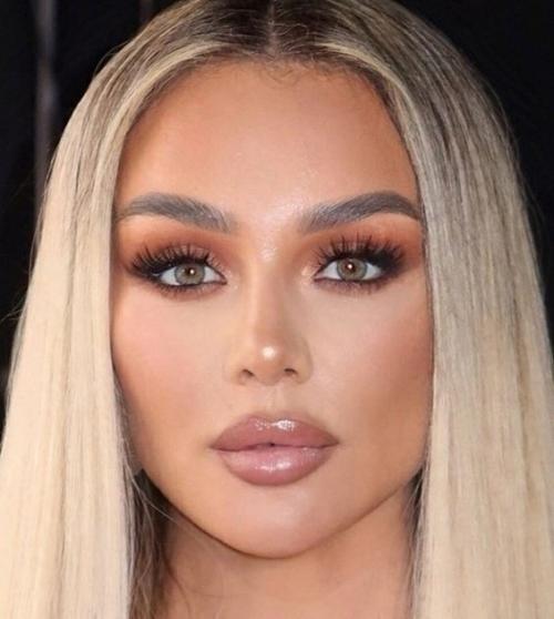 Почему сразу не голая? 02