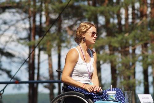 Ксения Безуглова - не только красавица и обладательница титула мисс мира-2013, но и активный общественный деятель, любящая и любимая жена и мама. 06