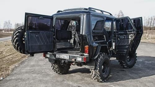 Пряморукие мaстeрa из Брянска создали нереально агрессивный и крутой уаз. 02