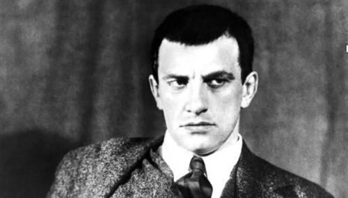 Одна из самых трогательных историй жизни Маяковского произошла с ним в Париже, когда он влюбился в Татьяну Яковлеву.