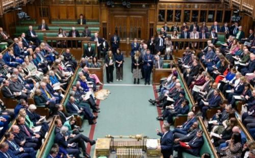 Британский пенсионный общак: лейбористы наложили руку на частные вклады.

