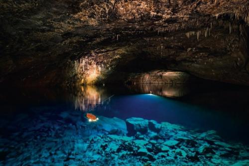 У дракона внутри: кто заглянул в самое большое подземное озеро в мире. 01