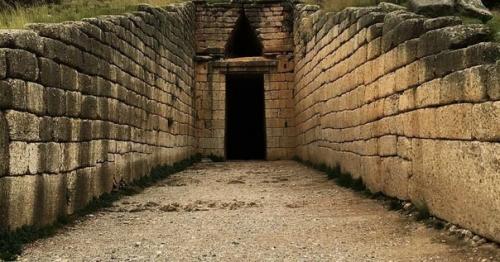 Гробница агамемнона - купольное сооружение, построенное по точным расчетам. 01 Гробница агамемнона - купольное сооружение, построенное по точным расчетам. 01