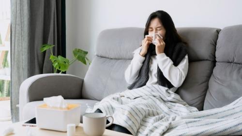 Биомедики объяснили, почему некоторые люди не заболевают гриппом.

