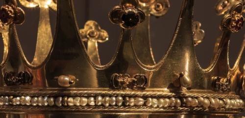 Корона Маргариты йоркской, датируемая XV веком - шедевр декоративно - прикладного искусства. 03