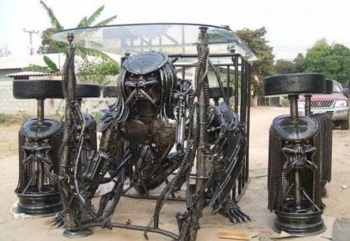 Художник из Швейцарии том самуи делает невероятные скульптуры из деталей старых машин и мотоциклов. 02