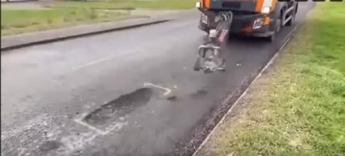 Современная техника для оперативного устранения выбоин.  