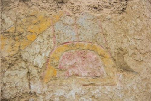 3200-Летняя фреска с изображением бога - паука на стене пирамиды в перу. 03