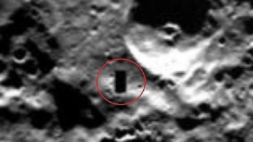 Зонд наса запечатлел на Меркурии гигантский черный квадрат. 01