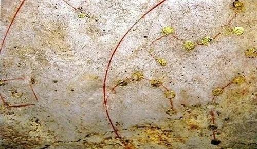 Звездная карта в гробнице китора (Япония). 01