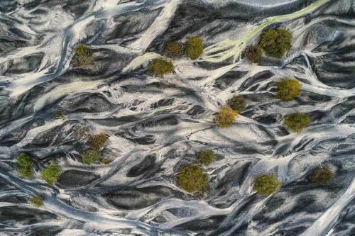 Два брата эндрюс из Великобритании создали интересную коллекцию аэрофотоснимков причудливых абстракций на земной поверхности. 04