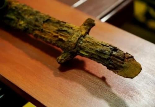 Под Астраханью нашли саблю - гиганта загадочного воина Xiii века. 01 Под Астраханью нашли саблю - гиганта загадочного воина Xiii века. 01
