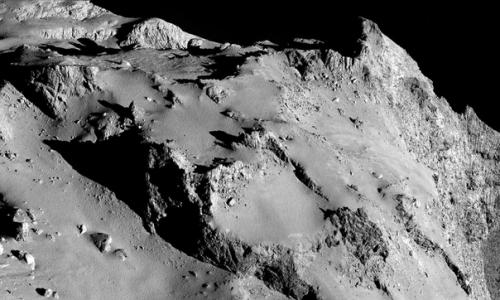 На снимках орбитального космического аппарата Розе тта - комета 67P/чурюмова - Герасименко. 07