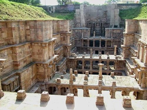 Рани -ки- вав - удивительное сооружение. 01