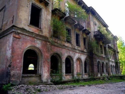 Ткварчели - город во власти природы. 03