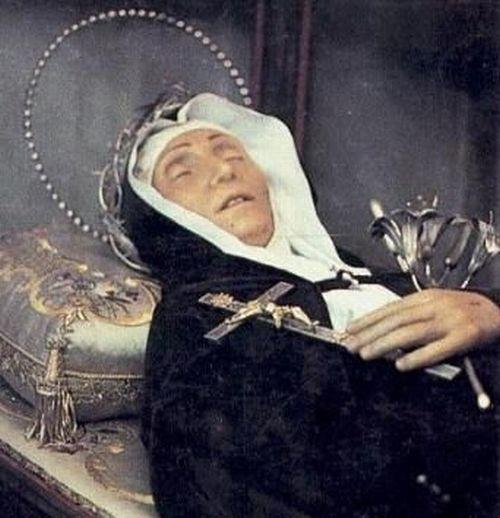 Нетленные. Среди святых католической церкви встречаются такие, чьи тела до сих пор сохраняются нетленными. 09 Нетленные. Среди святых католической церкви встречаются такие, чьи тела до сих пор сохраняются нетленными. 09