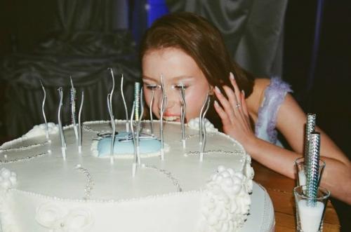 Аня пересильд показала, как отметила своё 17-летие. 06