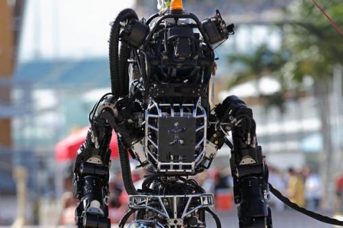 Робобудни.  Созданный американскими учеными гуманоидный робот Atlas во многом напоминает человека: рост 1, 75 метра, вес около 80 килограммов.  