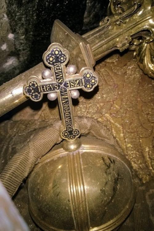 Исследования нетронутой гробницы германского императора фридриха III. 02