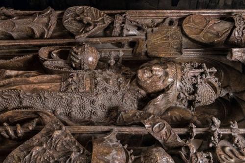 Исследования нетронутой гробницы германского императора фридриха III. 03