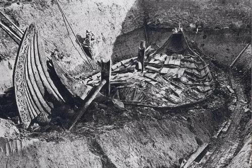 Погребальные обряды викингов - дом и корабль под землей. 05