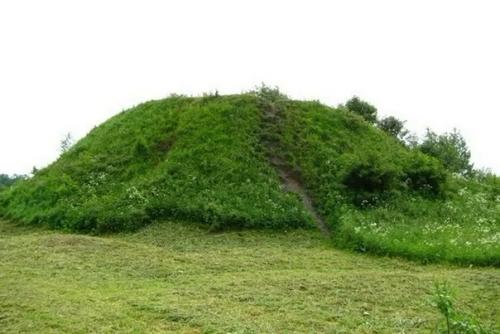 Погребальные обряды викингов - дом и корабль под землей. 01