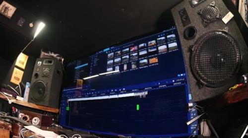 B Kaнаде одна пожилая семейная пара огромный автодом мечты построила. 03