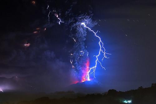 Извержение вулкана кальбуко в Чили. 23. 06